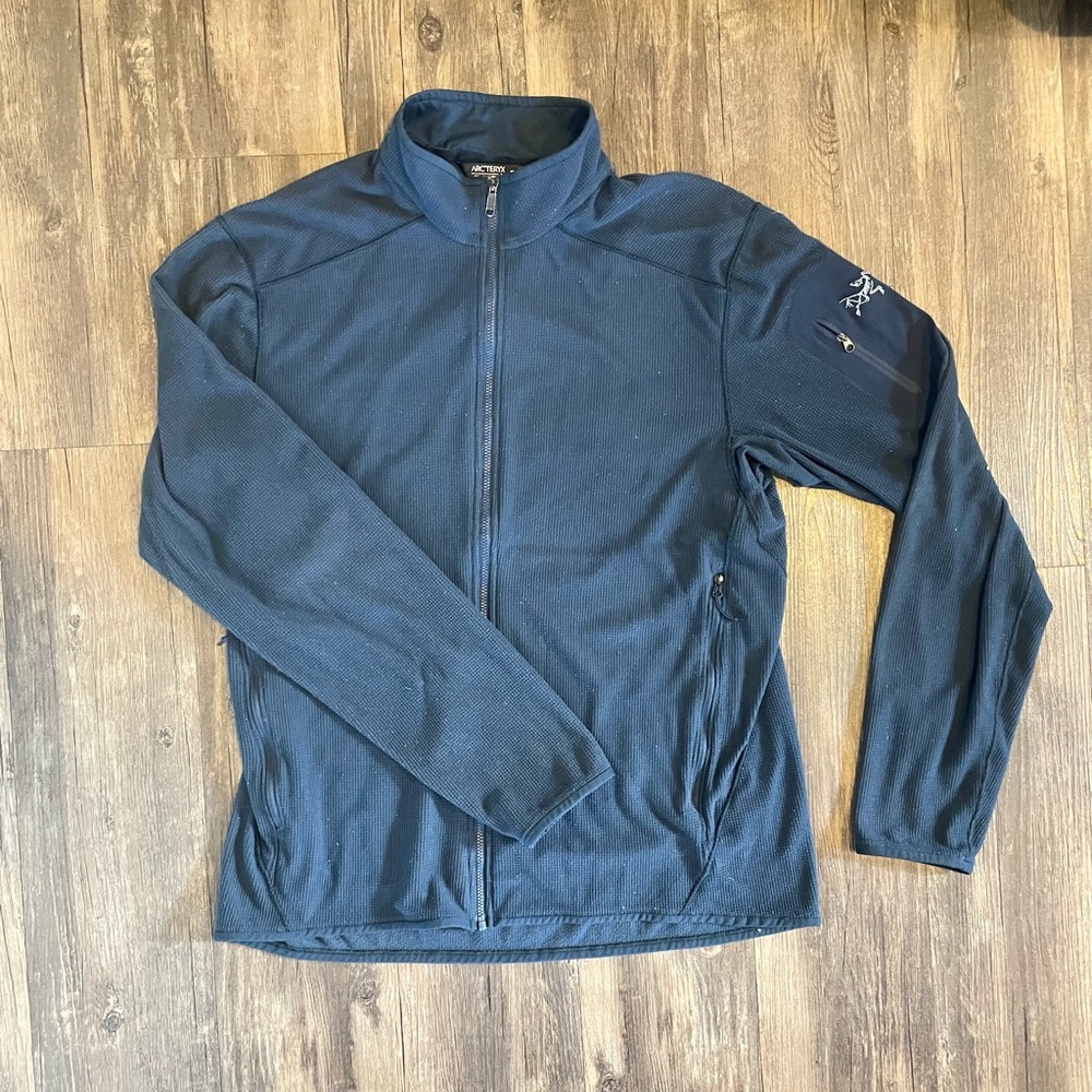 Arc’teryx full zip fleece in navy